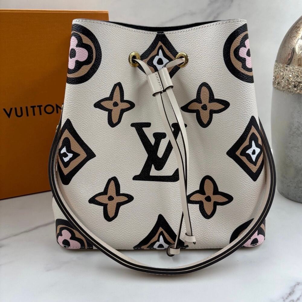 Louis Vuitton Wild At Heart Neo Noe Bag Creme NeoNoe Giant Monogram Animal Print